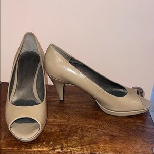 Bandolino Beige Peep-Toe Heels